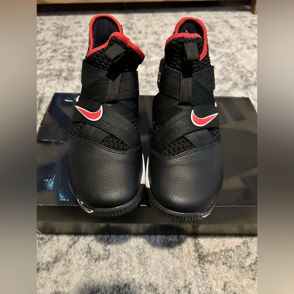 Men’s Nike Lebron Soldier XII size 7.5 basketball shoes.